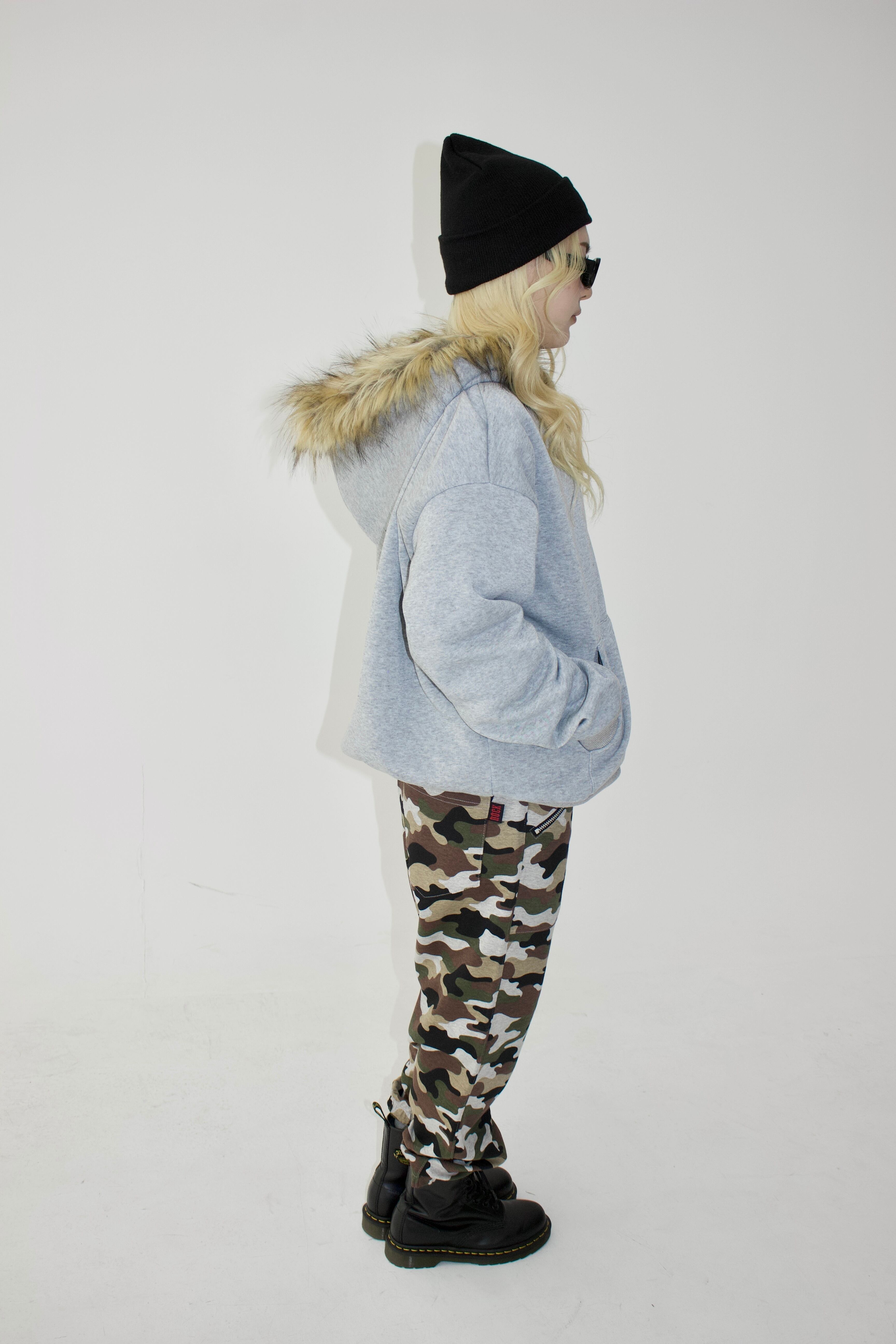 SPARKLE PATCH CAMOUFLAGE SWEAT PANTS