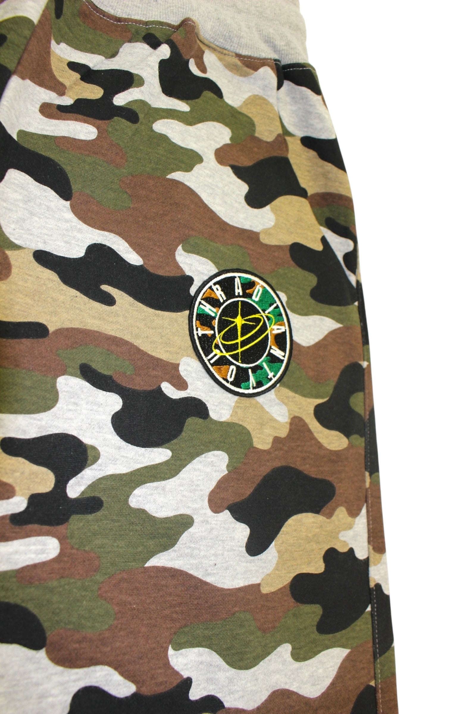 SPARKLE PATCH CAMOUFLAGE SWEAT SHORTS