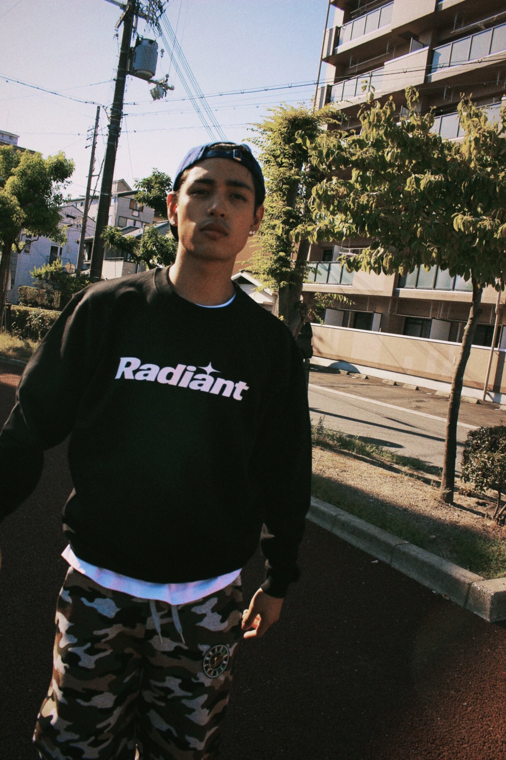 SPARKLE PATCH CAMOUFLAGE SWEAT SHORTS